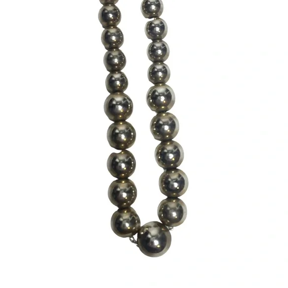 Oster Graduated Silver Beaded Necklace - Picture 8 of 9